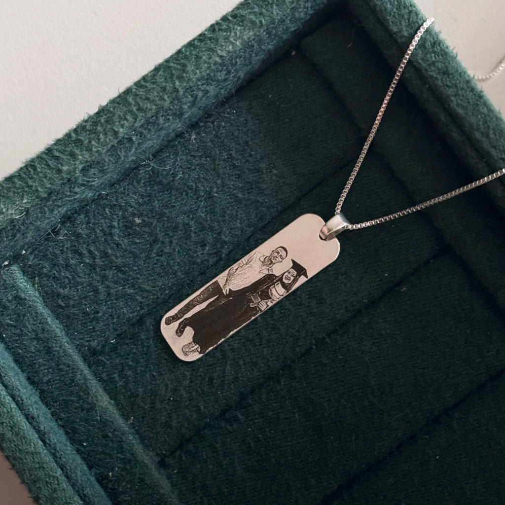 Engraving Eye Necklace