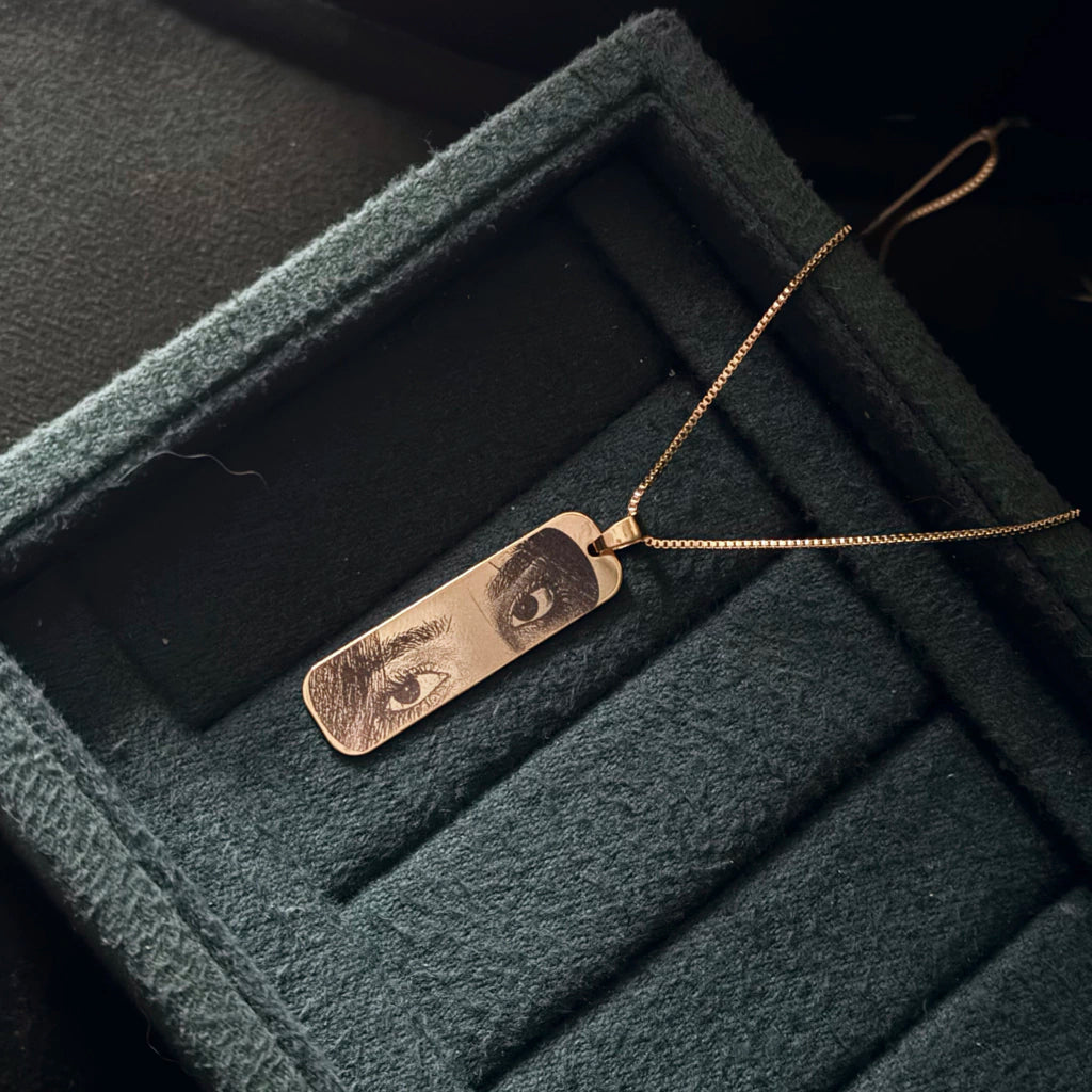 Engraving Eye Necklace